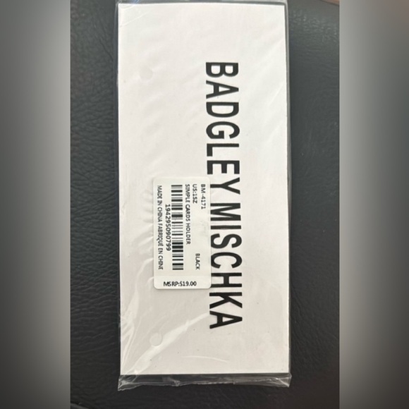 NWT Badgley Mischka Black Credit Card Holder BUY1GET1 - Picture 2 of 2